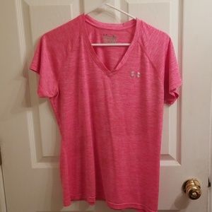 Under armour hot pink heat gear tshirt